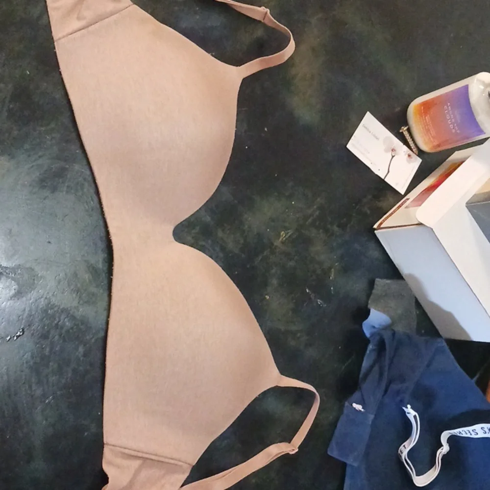 Bra - Picture 1 of 2